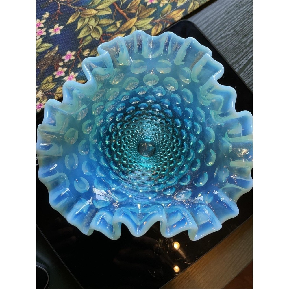 Vintage Fenton Glass 5.5" Blue Opalescent Hobnail Ruffled Trumpet Vase - Picture 9 of 10